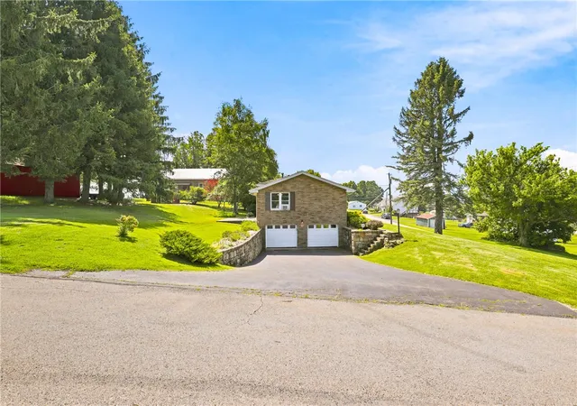 Photo 3 of Single family home for sale at 220 Water St, Donegal, PA 15628 | MLS# 1763323 | Listing updated on 2026-09-04