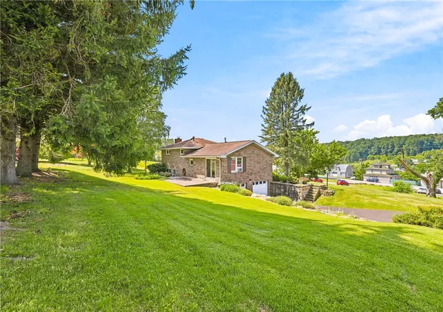 Photo 4 of Single family home for sale at 220 Water St, Donegal, PA 15628 | MLS# 1763323 | Listing updated on 2026-09-04