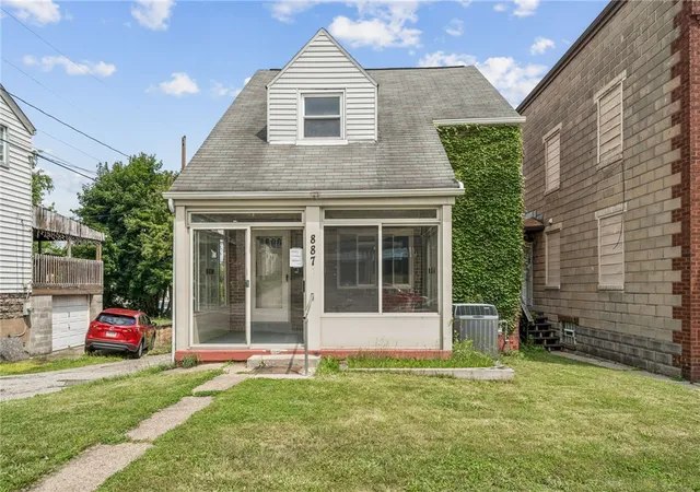 Photo 1 of Single family home for sale at 887 North St, New Kensington, PA 15068 | MLS# 1763349 | Listing updated on 2026-09-09
