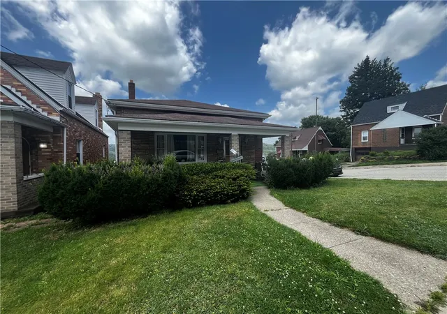 Photo 2 of Single family home for sale at 2031 Victoria Ave, Arnold, PA 15068 | MLS# 1763392 | Listing updated on 2026-09-03