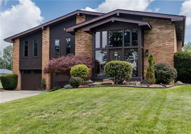 Photo 1 of Single family home for sale at 101 Regency Cir, Lower Burrell, PA 15068 | MLS# 1763416 | Listing updated on 2026-09-14