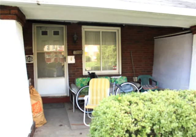 Photo 2 of Sale Pending at 5935 Alder St, Pittsburgh, PA 15232 | MLS# 1763102 | Listing updated on 2026-09-02
