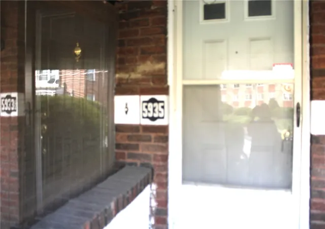 Photo 3 of Sale Pending at 5935 Alder St, Pittsburgh, PA 15232 | MLS# 1763102 | Listing updated on 2026-09-02