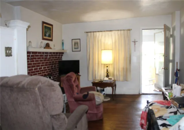 Photo 3 of Sale Pending at 5935 Alder St, Pittsburgh, PA 15232 | MLS# 1763102 | Listing updated on 2026-09-02