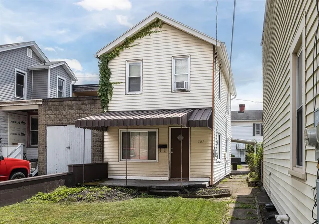 Photo 1 of Single family home for sale at 307 3rd Avenue, Carnegie, PA 15106 | MLS# 1763313 | Listing updated on 2026-09-14