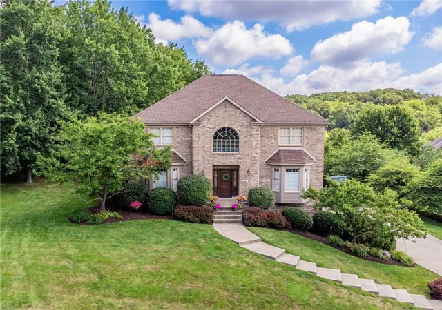 Photo 1 of Single family home for sale at 402 Honey Locust Dr, Cranberry Township, PA 16066 | MLS# 1762318 | Listing updated on 2026-09-12