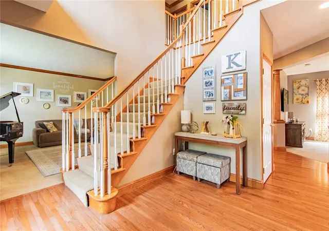 Photo 3 of Single family home for sale at 402 Honey Locust Dr, Cranberry Township, PA 16066 | MLS# 1762318 | Listing updated on 2026-09-12