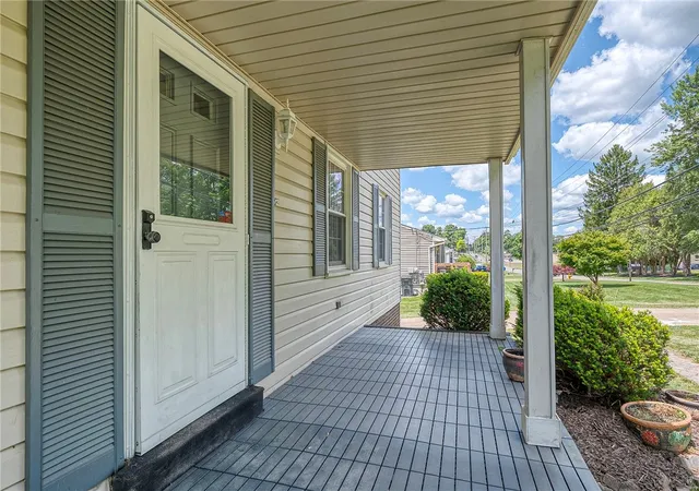 Photo 3 of Single family home for sale at 512 Aten Rd, Findlay Twp, PA 15108 | MLS# 1763652 | Listing updated on 2026-09-02