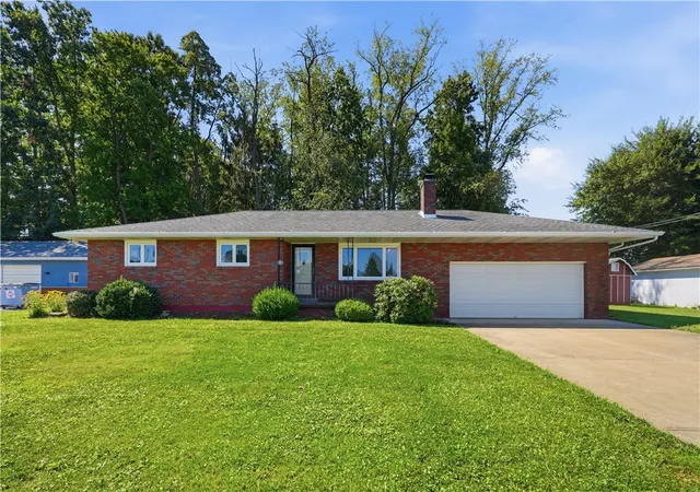 Photo 2 of Single family home for sale at 225 Horne Ave, Saxonburg Boro, PA 16056 | MLS# 1763786 | Listing updated on 2026-10-19