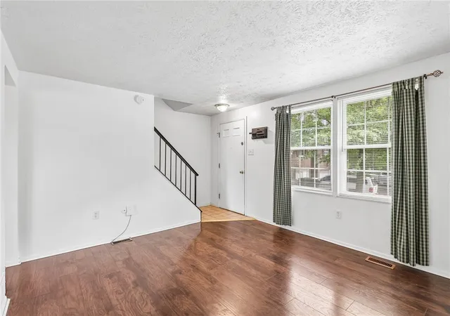 Photo 3 of Condo for sale at 321 Laporte Ct, Cranberry Township, PA 16066 | MLS# 1763531 | Listing updated on 2026-09-13