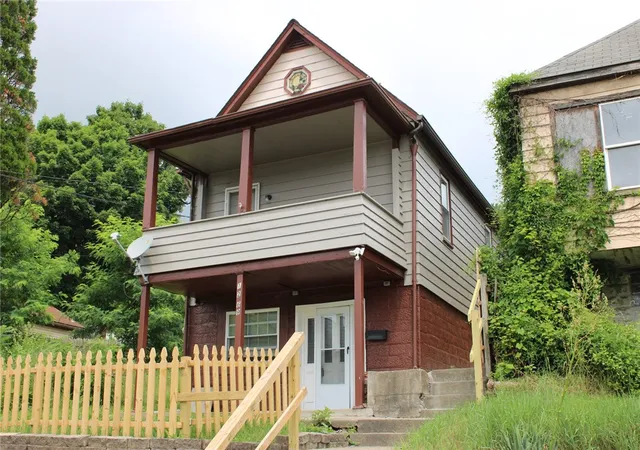 Photo 2 of Single family home for sale at 1269 8th Avenue, Natrona Heights, PA 15065 | MLS# 1763876 | Listing updated on 2026-09-14