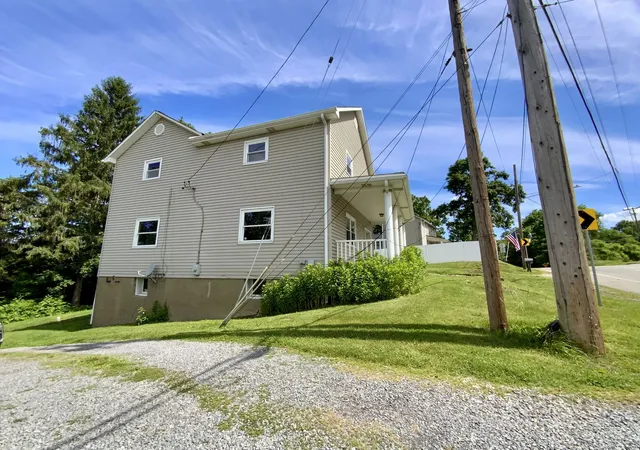 Photo 3 of Single family home for sale at 3356 State Route 18, Hookstown, PA 15050 | MLS# 1763988 | Listing updated on 2026-09-04