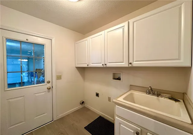 Listing Photo 2 - Condo for sale in building located at 33 Flds Dr, New Castle, PA 16101