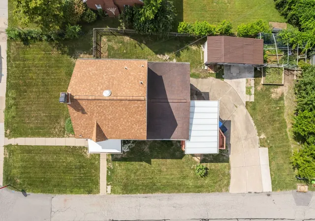 Photo 3 of Single family home for sale at 343 Vanadium Rd, Scott Twp, PA 15243 | MLS# 1764105 | Listing updated on 2026-09-12