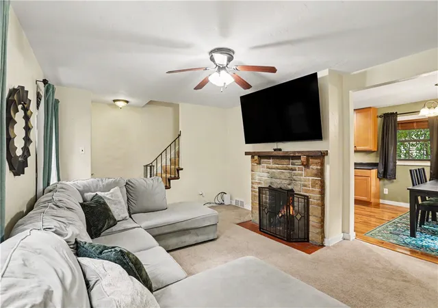 Photo 3 of Single family home for sale at 21 Leon Rd, Green Tree, PA 15220 | MLS# 1763266 | Listing updated on 2026-09-12