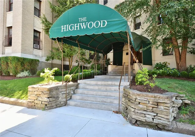 Photo 2 of Condo for sale at 372 S Highland Ave #102, Pittsburgh, PA 15206 | MLS# 1764051 | Listing updated on 2026-09-10