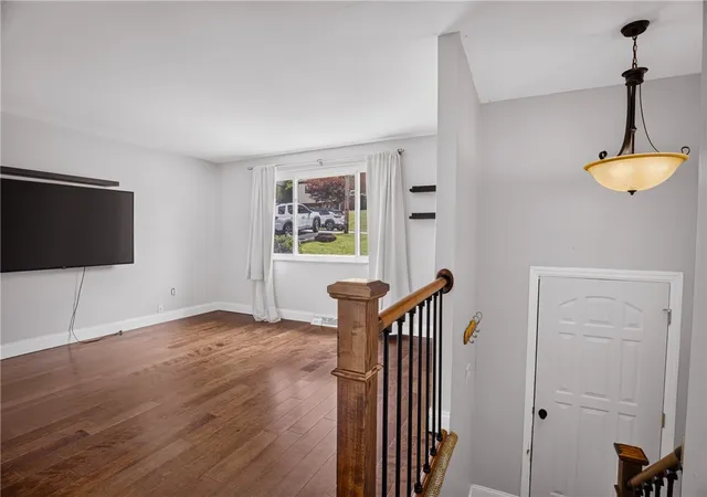 Photo 4 of Single family home for sale at 523 Friendship Dr, Elizabeth Twp/boro, PA 15135 | MLS# 1763919 | Listing updated on 2026-09-14