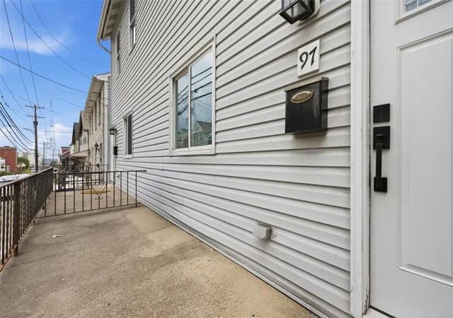 Photo 2 of Single family home for sale at 97 Wyoming St, Mt Washington, PA 15211 | MLS# 1764024 | Listing updated on 2026-09-08