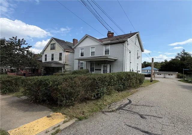 Photo 3 of Sale Pending at 1031 Tyndall St, Pittsburgh, PA 15204 | MLS# 1763958 | Listing updated on 2026-10-09