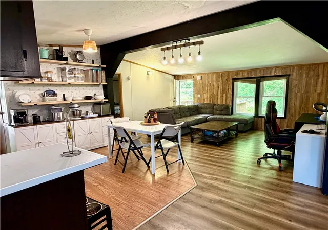 Photo 4 of Manufactured home for sale at 820 Maple Ct, Cranberry Township, PA 16066 | MLS# 1764155 | Listing updated on 2026-09-11