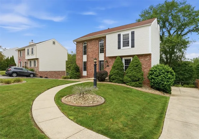 Photo 3 of Single family home for sale at 328 Whitney Chase Ln, North Huntingdon, PA 15642 | MLS# 1763945 | Listing updated on 2026-09-08