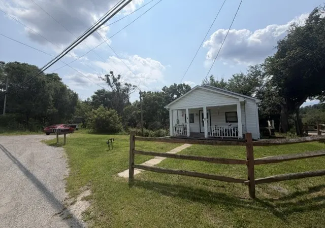 Photo 3 of Single family home for sale at 188 Steubenville Pike, Hanover Twp, PA 15021 | MLS# 1764157 | Listing updated on 2026-09-10