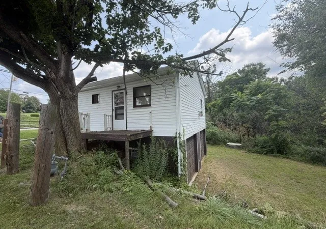 Photo 4 of Single family home for sale at 188 Steubenville Pike, Hanover Twp, PA 15021 | MLS# 1764157 | Listing updated on 2026-09-23