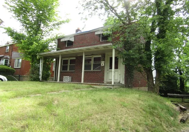 Photo 3 of Single family home for sale at 821 Veronica Dr, Pittsburgh, PA 15235 | MLS# 1764272 | Listing updated on 2026-09-09