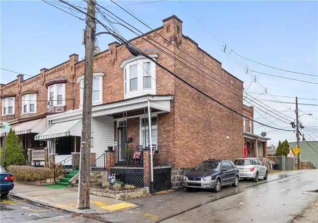 Photo 3 of Single family home for sale at 414 Fisk St, Bloomfield, PA 15224 | MLS# 1764329 | Listing updated on 2026-10-21