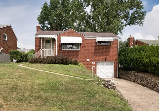 Photo 1 of Single family home for sale at 638 Elaine Dr, Pittsburgh, PA 15236 | MLS# 1764283 | Listing updated on 2026-09-11