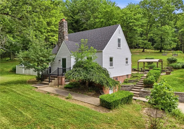 Photo 1 of Single family home for sale at 809 Franklin Rd, Mars, PA 16046 | MLS# 1764198 | Listing updated on 2026-09-03