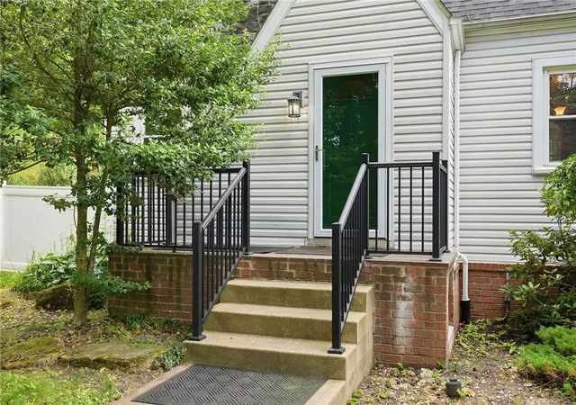 Photo 4 of Single family home for sale at 809 Franklin Rd, Mars, PA 16046 | MLS# 1764198 | Listing updated on 2026-09-03