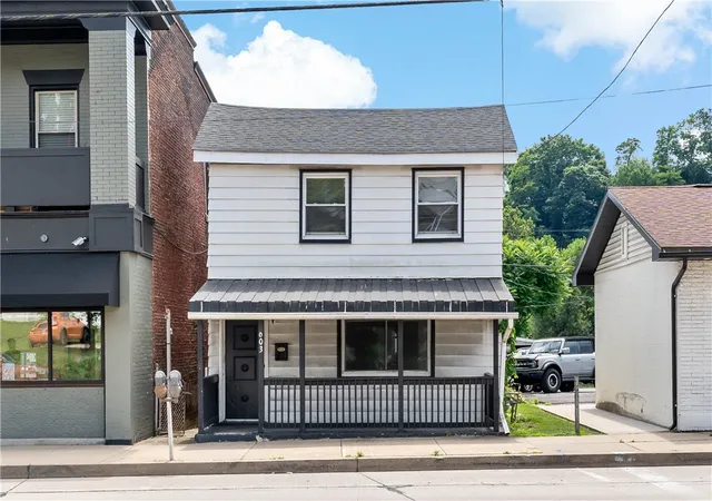 Photo 1 of Single family home for sale at 603 W Main St, Carnegie, PA 15106 | MLS# 1763758 | Listing updated on 2026-09-10