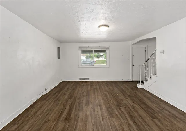 Photo 3 of Single family home for sale at 603 W Main St, Carnegie, PA 15106 | MLS# 1763758 | Listing updated on 2026-09-10