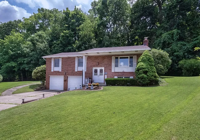 Photo 3 of Sale Pending at 201 Falcon Ridge Dr, New Kensington, PA 15068 | MLS# 1764412 | Listing updated on 2026-09-15
