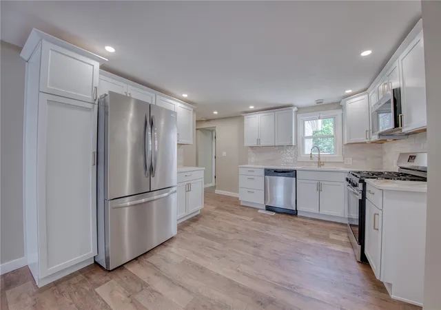 Photo 3 of Single family home for sale at 117 Fountain St, Central North Side, PA 15212 | MLS# 1763787 | Listing updated on 2026-09-01