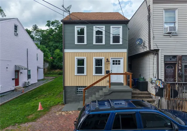 Photo 1 of Single family home for sale at 117 Fountain St, Central North Side, PA 15212 | MLS# 1763787 | Listing updated on 2026-09-28