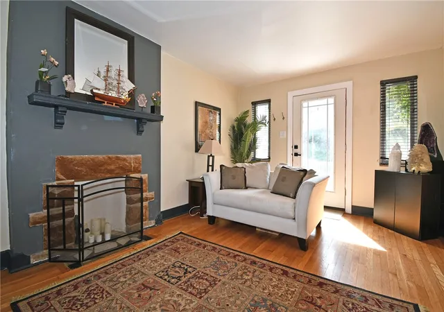 Photo 4 of Single family home for sale at 4020 Lanmore Ave, Brentwood, PA 15227 | MLS# 1764480 | Listing updated on 2026-09-08