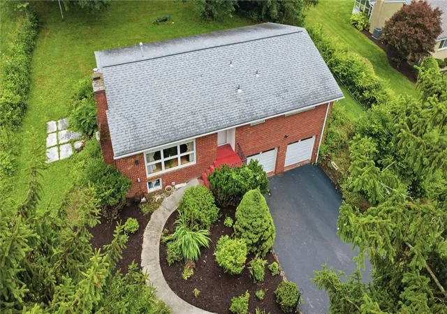 Photo 3 of Single family home for sale at 116 Hidden Valley Rd, Peters Twp, PA 15317 | MLS# 1764132 | Listing updated on 2026-09-03