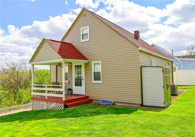 Photo 2 of Single family home for sale at 3194 Ridgeway Dr, South Park, PA 15129 | MLS# 1764517 | Listing updated on 2026-10-21