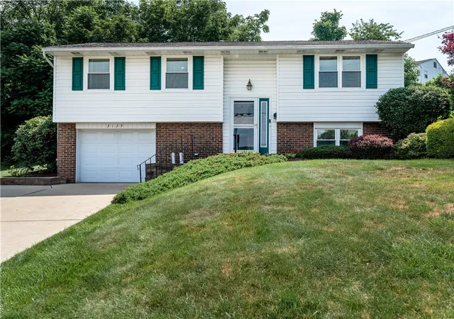 Photo 3 of Single family home for sale at 3139 New Hampshire Dr, Lower Burrell, PA 15068 | MLS# 1764455 | Listing updated on 2026-09-14