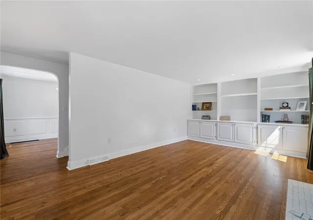 Photo 4 of Single family home for sale at 247 Mcmurray Rd, Upper St Clair, PA 15241 | MLS# 1764556 | Listing updated on 2026-10-05