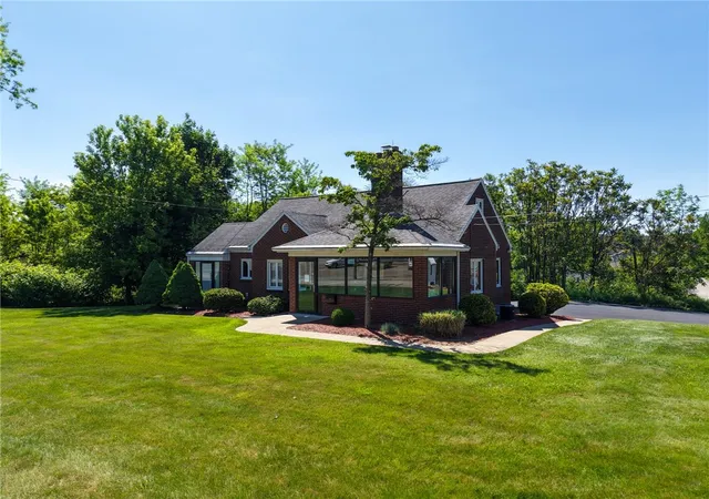 Photo 2 of Single family home for sale at 2550 Leechburg Rd, New Kensington, PA 15068 | MLS# 1764684 | Listing updated on 2026-09-05