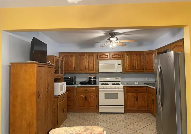 Photo 4 of Single family home for sale at 1617 Fairmont St, New Kensington, PA 15068 | MLS# 1764524 | Listing updated on 2026-09-24