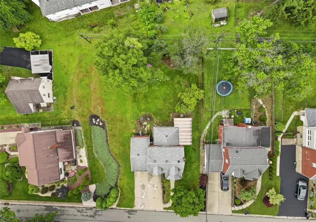 Photo 3 of Single family home for sale at 272 Lynn Dr, Pittsburgh, PA 15236 | MLS# 1764729 | Listing updated on 2026-10-03