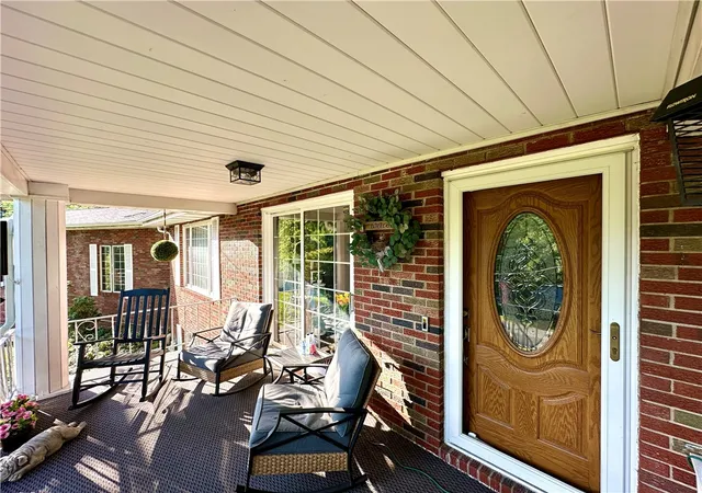 Photo 3 of Single family home for sale at 909 E Fairfield Ave, New Castle, PA 16105 | MLS# 1764616 | Listing updated on 2026-09-14