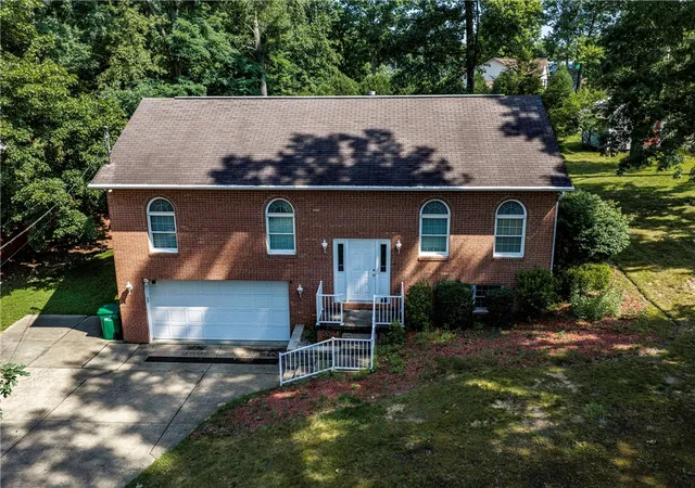 Photo 1 of Single family home for sale at 4135 Hopewell Ave, Butler, PA 16001 | MLS# 1764798 | Listing updated on 2026-09-10