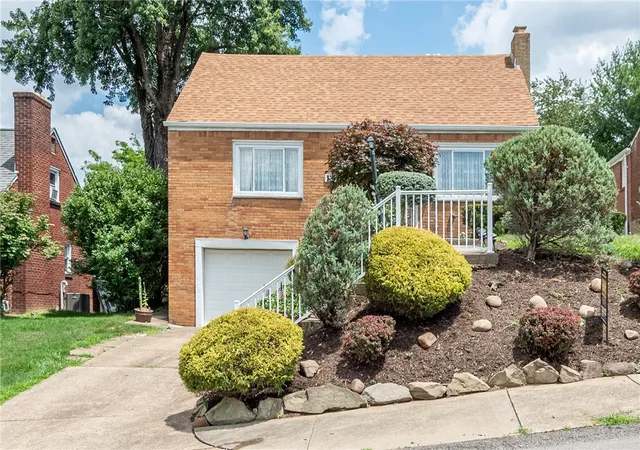Photo 1 of Single family home for sale at 130 N Wren Dr, Scott Twp, PA 15243 | MLS# 1764665 | Listing updated on 2026-09-09