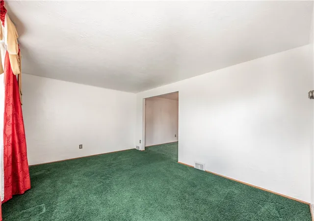 Photo 3 of Single family home for sale at 130 N Wren Dr, Scott Twp, PA 15243 | MLS# 1764665 | Listing updated on 2026-09-09