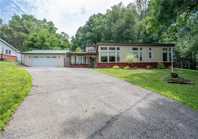 Photo 3 of Single family home for sale at 2851 State Route 981, New Alexandria, PA 15670 | MLS# 1764586 | Listing updated on 2026-09-12